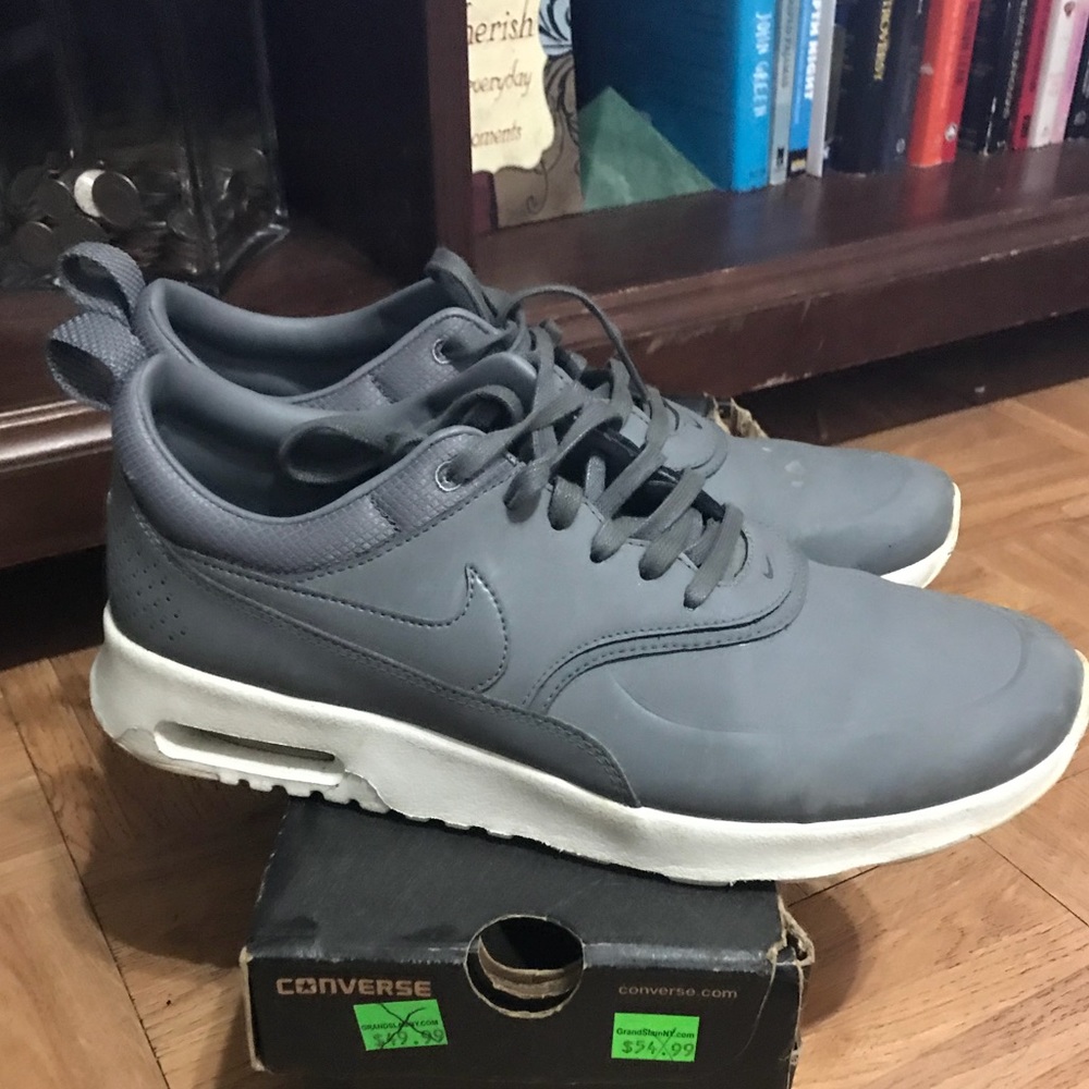 Nike Thea sneakers